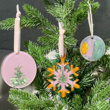 Load image into Gallery viewer, Painted Circle Ornament

